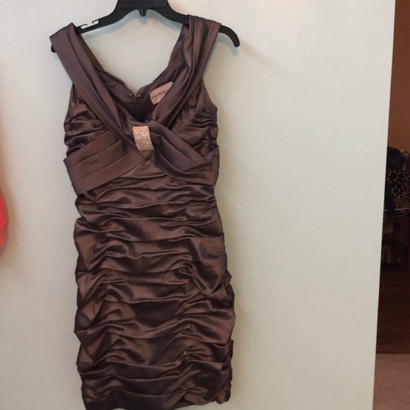 Formal dress - Picture 8 of 12